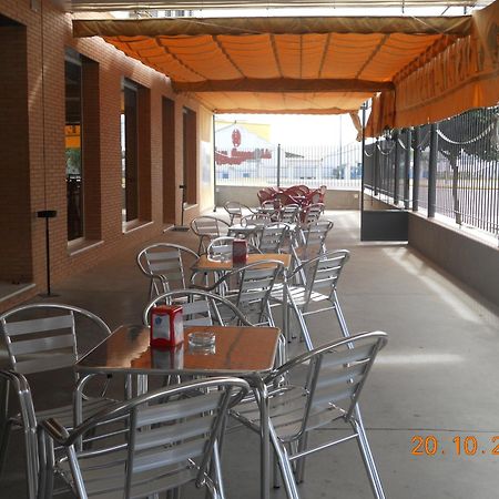 Hostal Restaurante Hermanos Zamora Palma del Río Kültér fotó